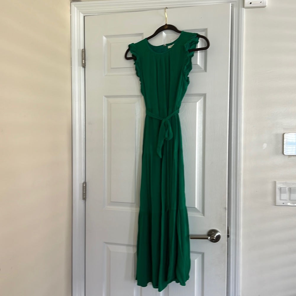 Sz. M Gilli, green maxi dress with ruffle detail.